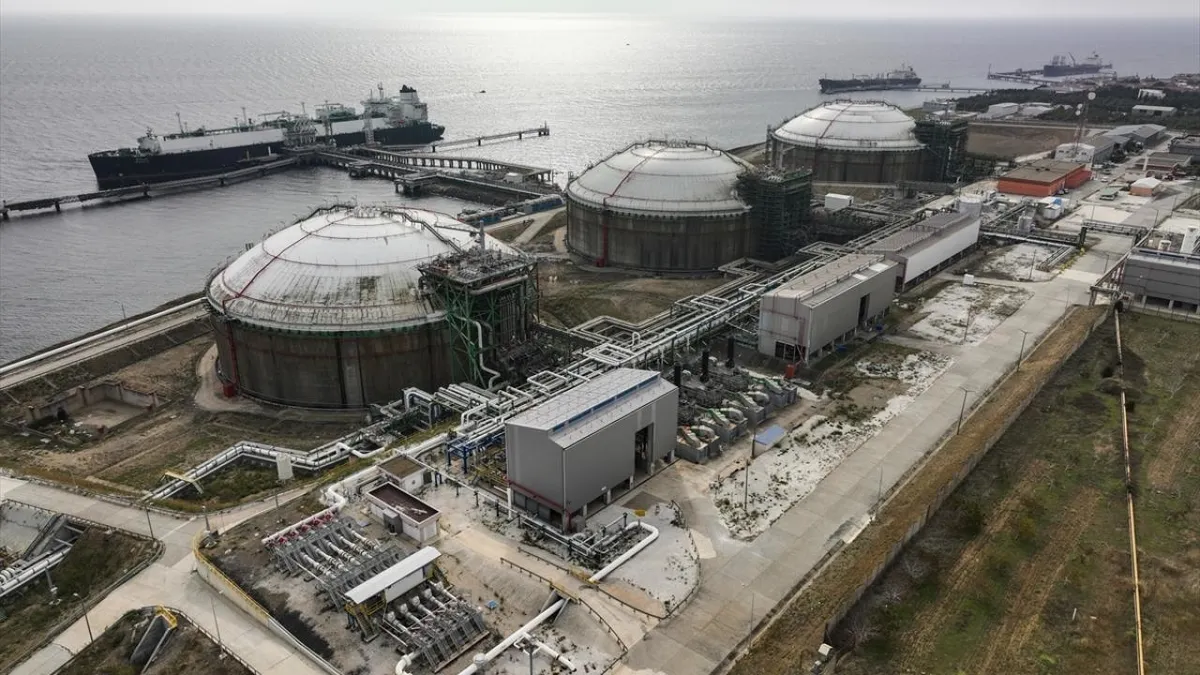 Marmaraereğlisi LNG Terminali'nde inşa edilen yeni depolama tankı