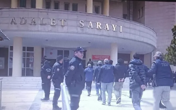 sanliurfada-deas-operasyonu-17-kisi-tutuklandi-1776111760622.jpg