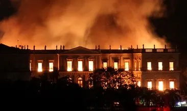 Brezilya’da 200 yıllık müze yanıp kül oldu
