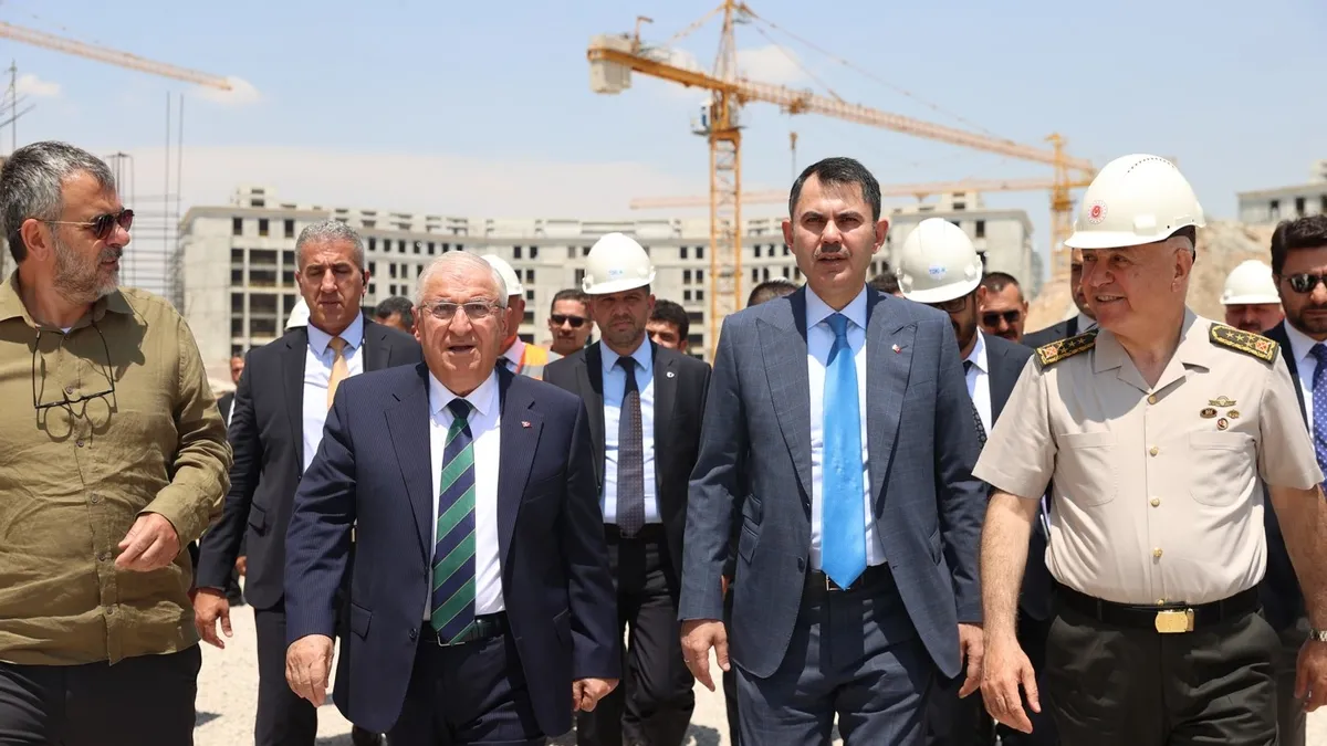Bakan Kurum ve Bakan Güler’den, Ay Yıldız yerleşkesinde inceleme