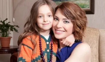 Arzu Yanardağ 15 yaşındaki kızı Alara ile modellik yaptı! Alara Maya Serter güzelliğiyle annesinden rol çaldı!