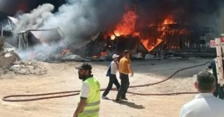 İşçilerin kaldığı yatakhane kül oldu