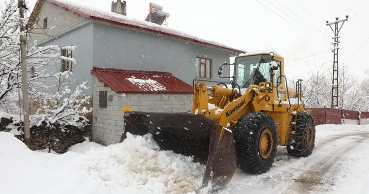 Bitlis’te Mart karı kenti beyaza bürüdü