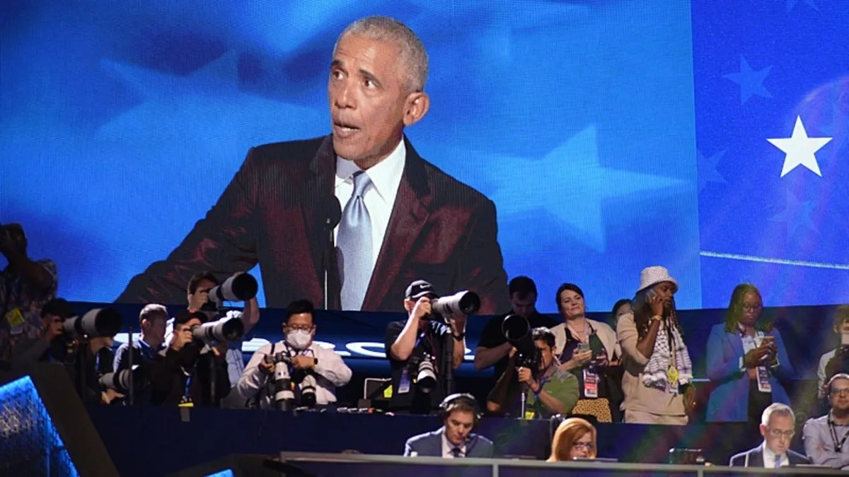 Obama’dan çarpıcı Trump yorumu: Ele geçirmesine izin vermeyin! Obama’dan çarpıcı Trump yorumu: Ele geçirmesine izin vermeyin!