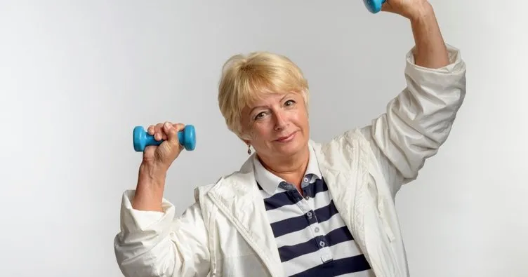 Menopoz sonrası hafif egzersiz kemik kırılması riskini azaltıyor