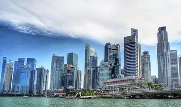 Singapur ekonomisi tahminlerin üzerinde büyüdü