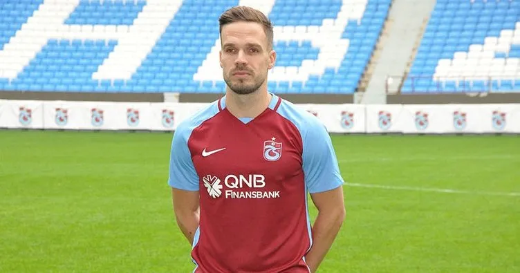 Trabzonspor’un yeni transferi Novak imzayı attı