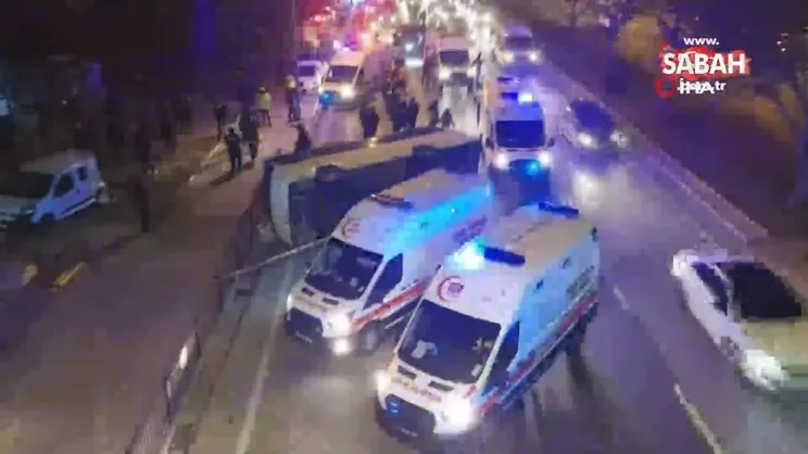 Konya’da otomobilin çarptığı midibüs yan yattı: 10 yaralı | Video