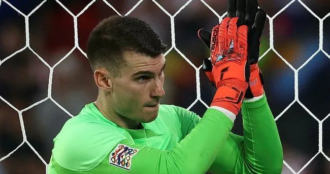 Fenerbahçe'nin yeni transferi Livakovic İstanbul'da Fenerbahçe'nin yeni transferi Livakovic İstanbul'da