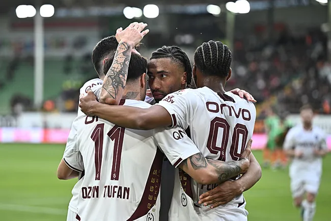 son-dakika-trabzonspora-alanyaspor-celmesi-firtina-6-mac-sonra-puan-kaybetti-1775924095503.jpeg