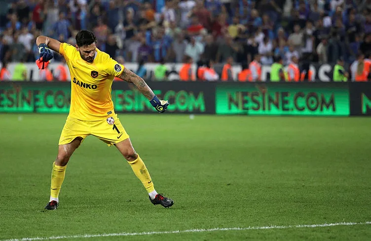 Son dakika Galatasaray haberi: İmzalar sonrası bir bomba daha! İşte Aslan'ın 7. transferi...