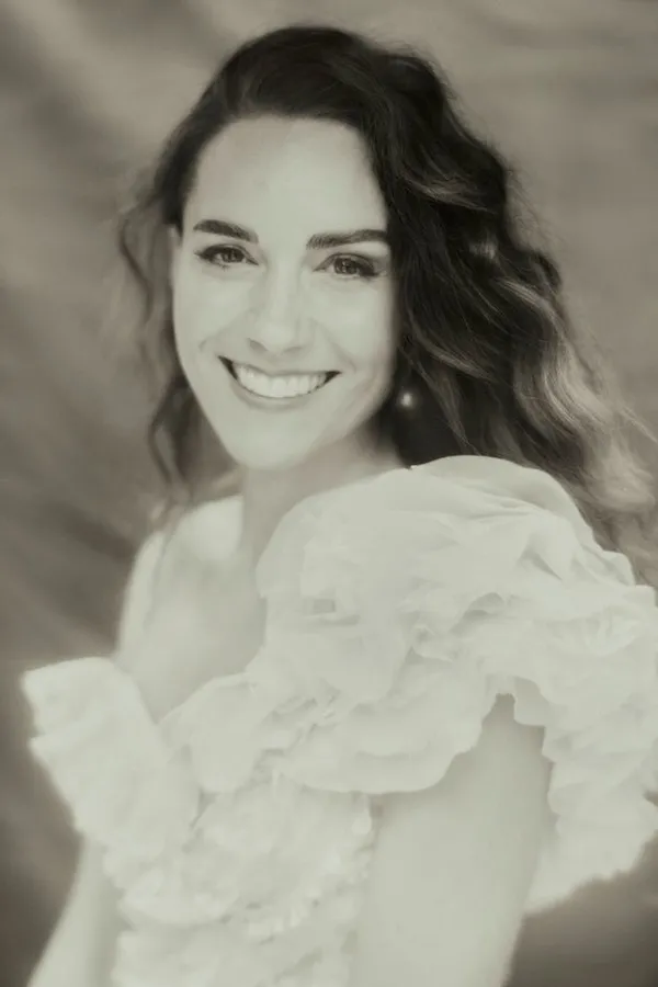 beden-dili-uzmanlari-anlatti-kate-middleton-diger-kraliyet-uyelerini-nasil-geride-birakti-1641885046586.jpg