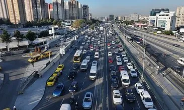 İstanbul'da haftanın üçüncü iş gününde trafik yoğunluğu yaşanıyor #istanbul