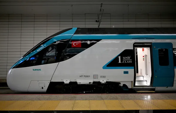 bakan-uraloglu-tarih-verdi-milli-hizli-tren-icin-geri-sayim-ankara-kirikkale-hattinda-test-edildi-1793255759627.jpg