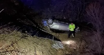 Otomobil dereye uçtu: Faciadan dönüldü #gumushane