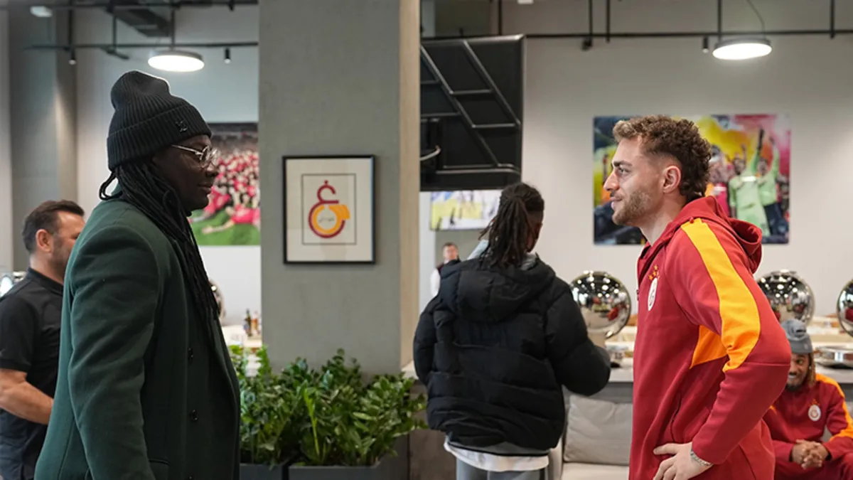 Bafetimbi Gomis, Galatasaray’ı ziyaret etti! Bafetimbi Gomis, Galatasaray’ı ziyaret etti!