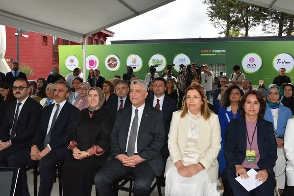 kademden-turkiyenin-ureten-kadinlarina-destek-anadolunun-8-kadin-kooperatifine-1-milyon-200-bin-tl-destek-1789467423467.jpg