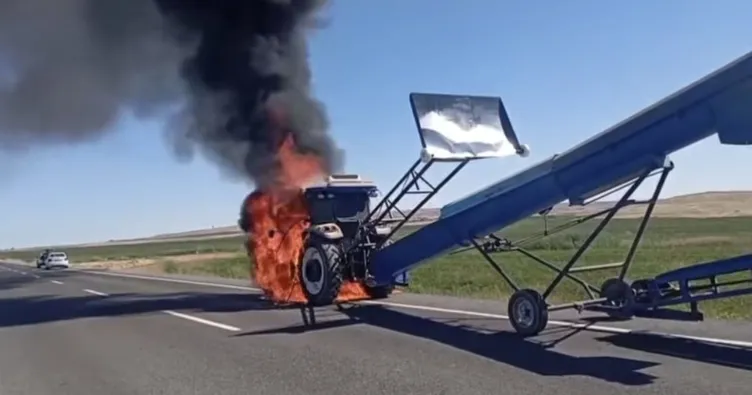 Suruç’ta seyir halindeki traktör yandı