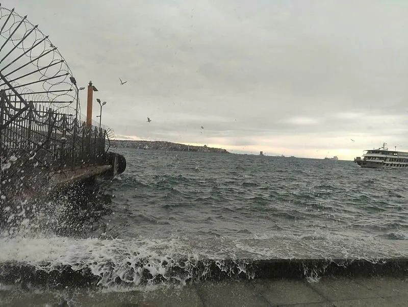 Vapur seferlerine lodos engeli! 4-5 Şubat 2023 İstanbul’da vapur seferleri iptal mi, iptal olan seferler hangileri?