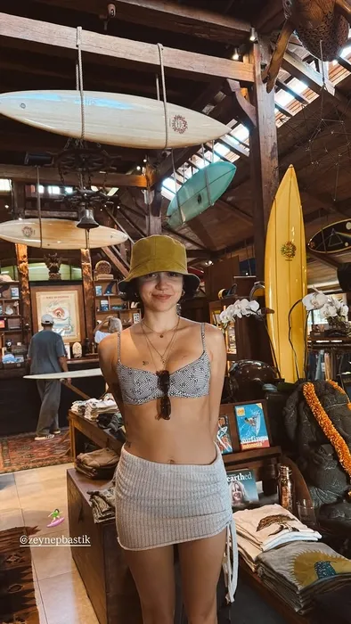 Bali’de aşk tazelediler! Şarkıcı Zeynep Bastık ve sevgilisi Serkay Tütüncü romantizmin doruklarında...