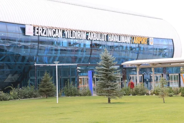 mart-ayinda-erzincan-yildirim-akbulut-havalimaninda-29-bin-680-yolcuya-hizmet-verildi-1713250936053.jpg