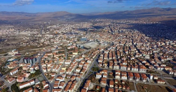Kırşehir’de iki okulda eğitime koronavirüs engeli