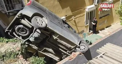 El frenini çekmeyi unuttu, araç bahçeye uçtu | Video