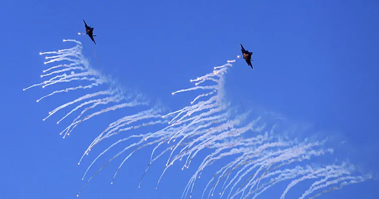 Güney Kore’de halkın üzerine bombalar yağdı: Beklenmedik saldırı korku dolu anlar yaşattı