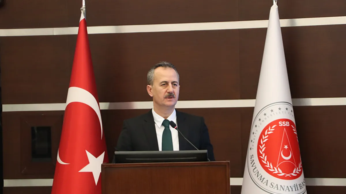 Savunma sanayiinde 14 Ar-Ge projesi için imzalar atıldı Savunma sanayiinde 14 Ar-Ge projesi için imzalar atıldı