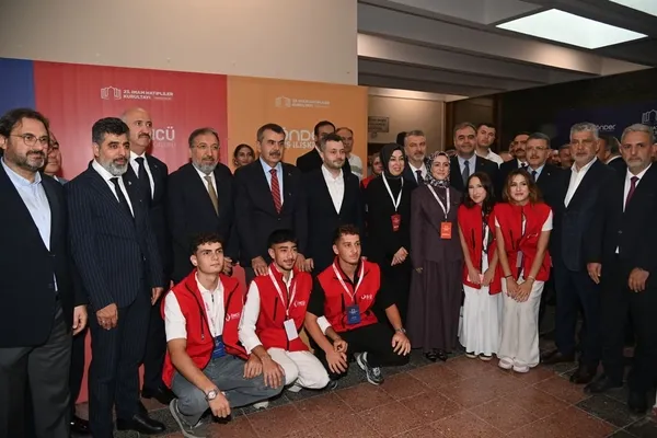23-imam-hatipliler-kurultayi-trabzonda-yapildi-bu-okullarin-ikinci-kurucusu-cumhurbaskani-erdogan-1788607941567.jpg