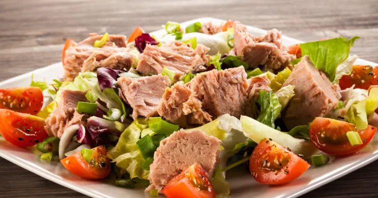 Ton balıklı mısırlı salata tarifi