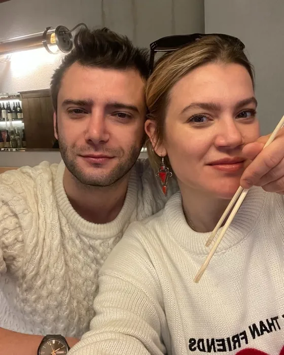 Taze aşıklar İstanbul’un tozunu attırdı! Yağız Can Konyalı ve Derya Şensoy’dan romantik pozlar...