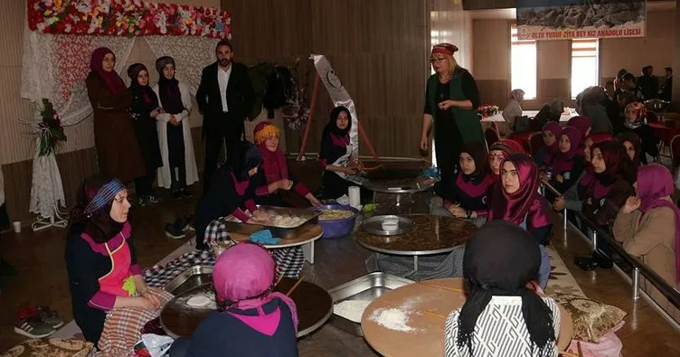 Erzurum’da öğrenciler, Afrin için mutfağa girdi