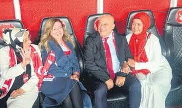 TFF Başkanı Mehmet Büyükekşi ile eşi Zehra Büyükekşi, SABAH Spor’a konuştu: Türkiye’ye 100. yıl hediyemiz olsun