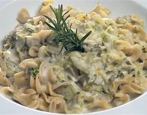 Sebzeli Krem Soslu Kepekli Tagliatelle