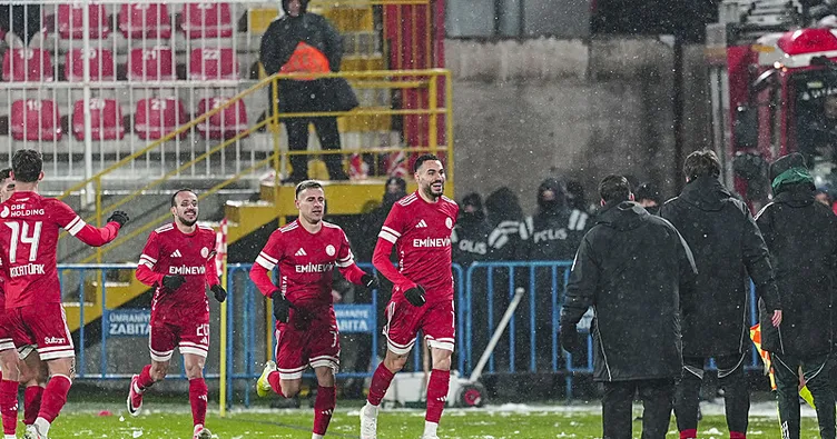 Ümraniyespor, Serik Spor’u 5 golle geçti!