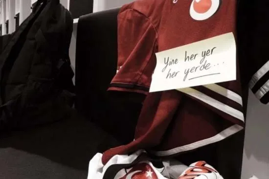 Vodafone Arena’da Anneler Günü mesajları