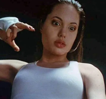 Dünden bugüne Angelina Jolie