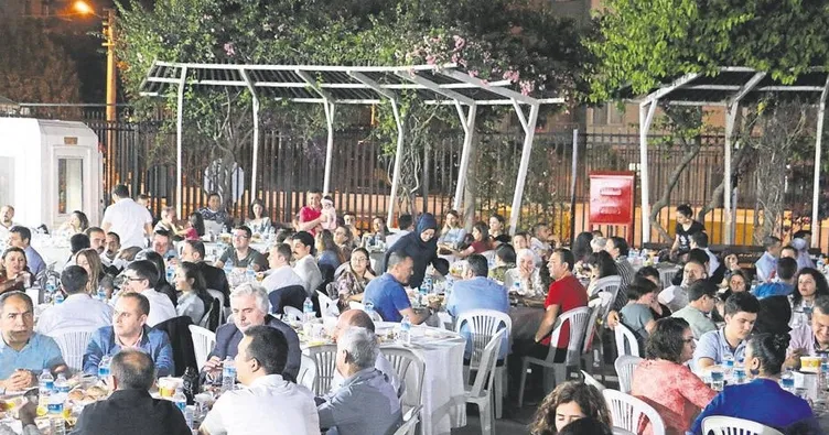 Adliyede iftar vakti