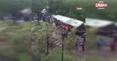 Endonezya’da otobüs kazası: 13 ölü | Video