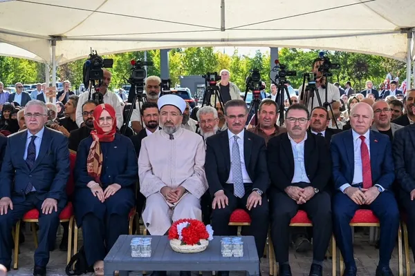 diyanet-isleri-baskani-safi-arpagus-yavrularimizin-genclerimizin-kuranla-bulusmasi-icin-her-turlu-fedakarliga-1789661999393.jpeg