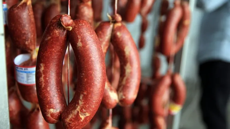 Gıda sahtekarları deşifre oluyor! Bakanlık yayınladı: Listede Türkiye’de yüzlerce şubesi olan hamburger zinciri de var...