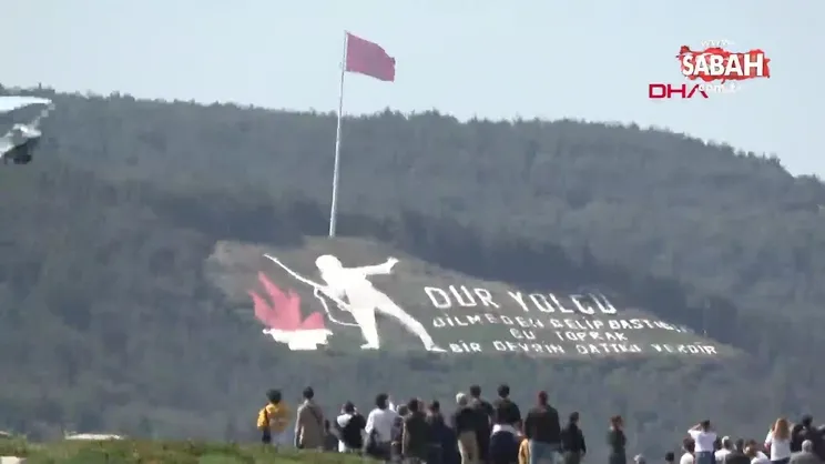 Solotürk Çanakkale'de çocuklar için uçtu | Video