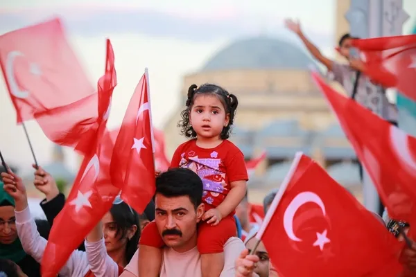 binlerce-kisi-mevlana-meydaninda-bulustu-1721071839402.jpeg