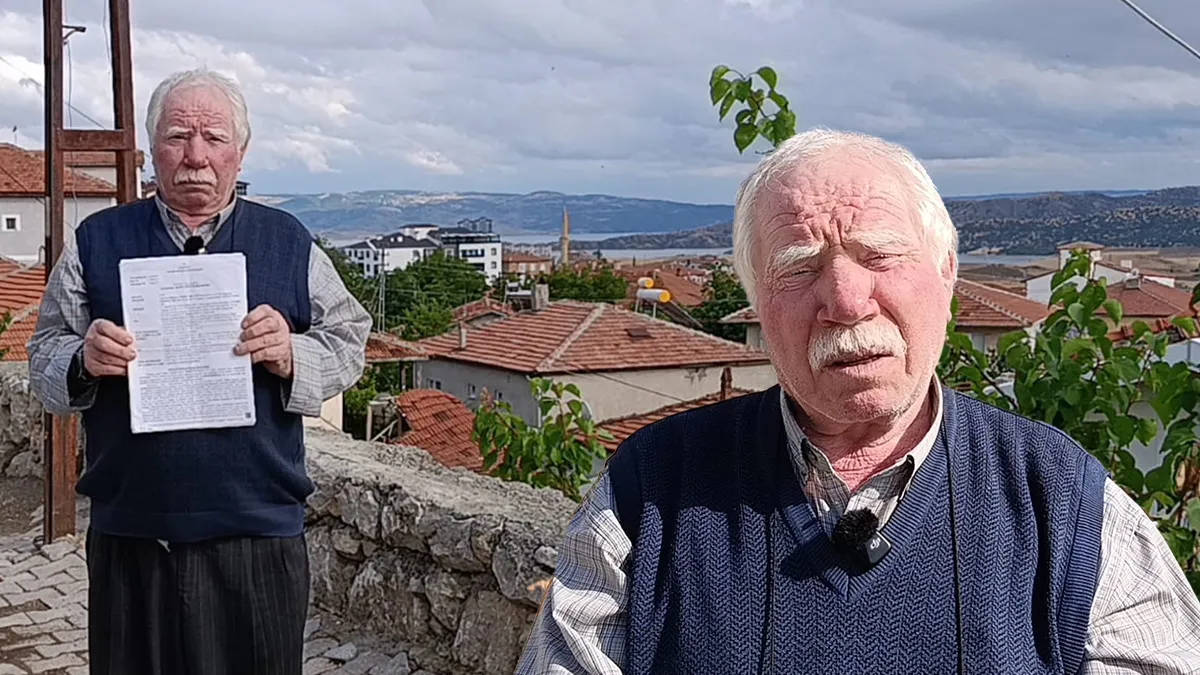 Yozgat’ta akılalmaz dolandırıcılık oyunu! 10 dakika içinde yüz binlerce lira dolandırıldı: Meğer emekli bankacı… Yozgat’ta akılalmaz dolandırıcılık oyunu! 10 dakika içinde yüz binlerce lira dolandırıldı: Meğer emekli bankacı…