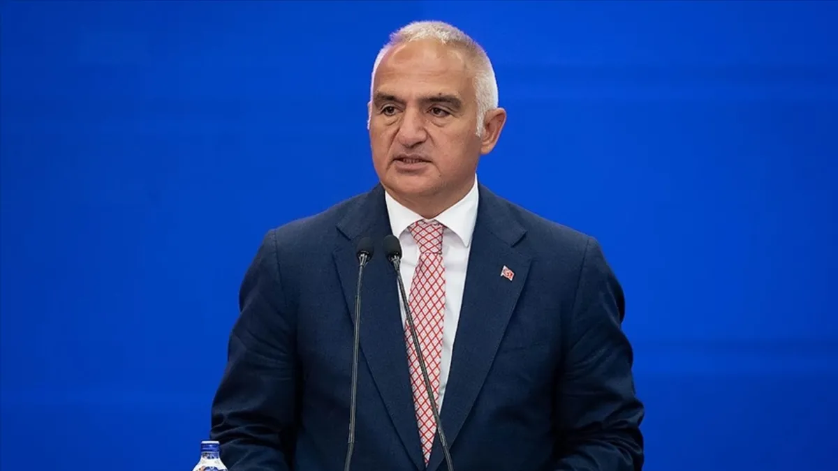 Bakan Ersoy duyurdu: 9 ilde tarihi eser operasyonu! 500’den fazla kültür varlığı ele geçirildi… Bakan Ersoy duyurdu: 9 ilde tarihi eser operasyonu! 500’den fazla kültür varlığı ele geçirildi…