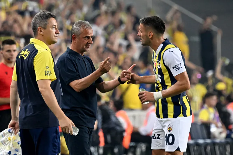 Fenerbahçe, UEFA Konferans Ligi’nde Moldova ekibi Zimbru’yu 5-0 yenerek sezona iyi bir başlangıç yaptı Fenerbahçe, UEFA Konferans Ligi’nde Moldova ekibi Zimbru’yu 5-0 yenerek sezona iyi bir başlangıç yaptı