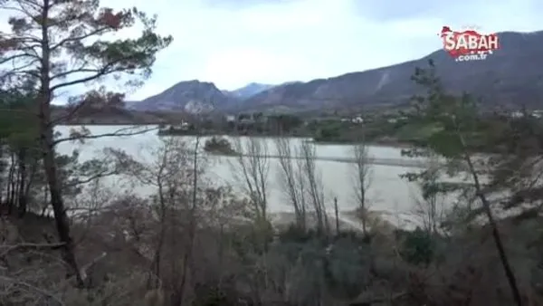 Manavgat'ta aşırı yağış heyelana sebep oldu, karayolu çöktü | Video