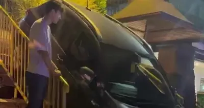 İzmit’te otomobil merdivenlere daldı!