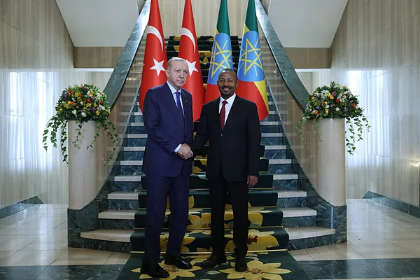 baskan-erdoganin-etiyopya-ziyaretinin-arka-plani-kirli-bolgesel-hesaplari-bozma-girisimi-1771561994117.jpg Başkan Erdoğan'ın Etiyopya ziyaretinin arka planı: Kirli bölgesel hesapları bozma girişimi!